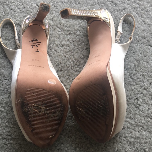 BCBG MAXAZRIA SATIN CREAM JEWELED PEEP TOE HEELS - Picture 13 of 15